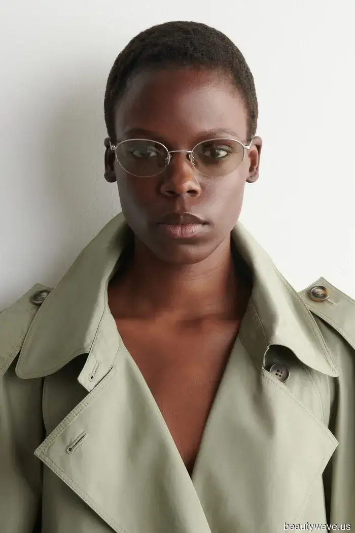 The Spring 2026 COS Show combines elements of American Gigolo and '90s Minimalism in a Seoul bathhouse setting.