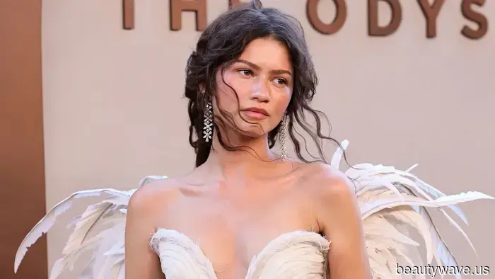 Zendaya Has Abandoned Her Classic Red-Carpet Heels for This Heel-less Shoe Trend