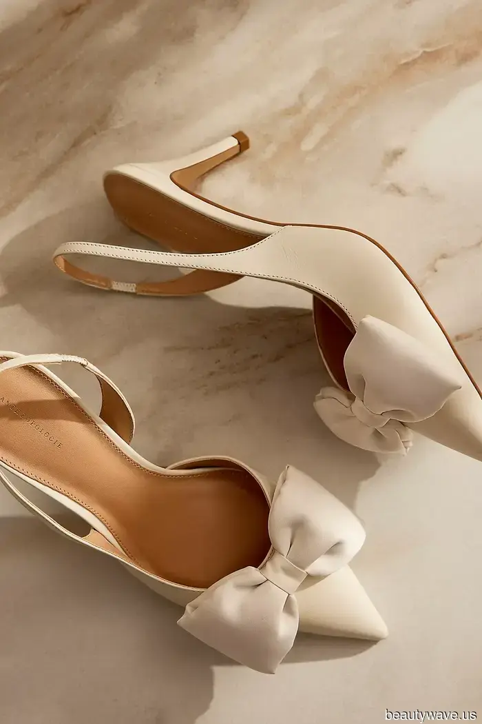 Nicht Wedges, nicht Flip-Flops&mdash;Sienna trug einfach Jeans mit einem Schuhtrend, den ich wirklich nie erwartet hätte, sie darin zu sehen.