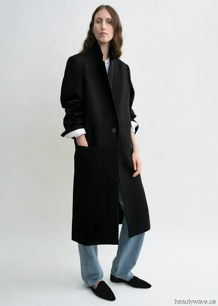 Keep the Basic Jeans—This "Outdated" Denim Style Is Making a Comeback.