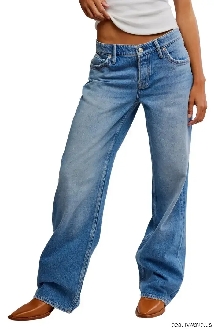 If you plan to wear low-profile sneakers in 2025, make sure to pair them with this denim trend first.