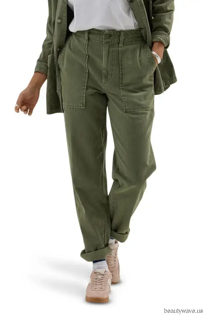 Neither Black nor Brown: This Is the Pant Shade I Noticed Fashion Enthusiasts Sporting from Paris to London.