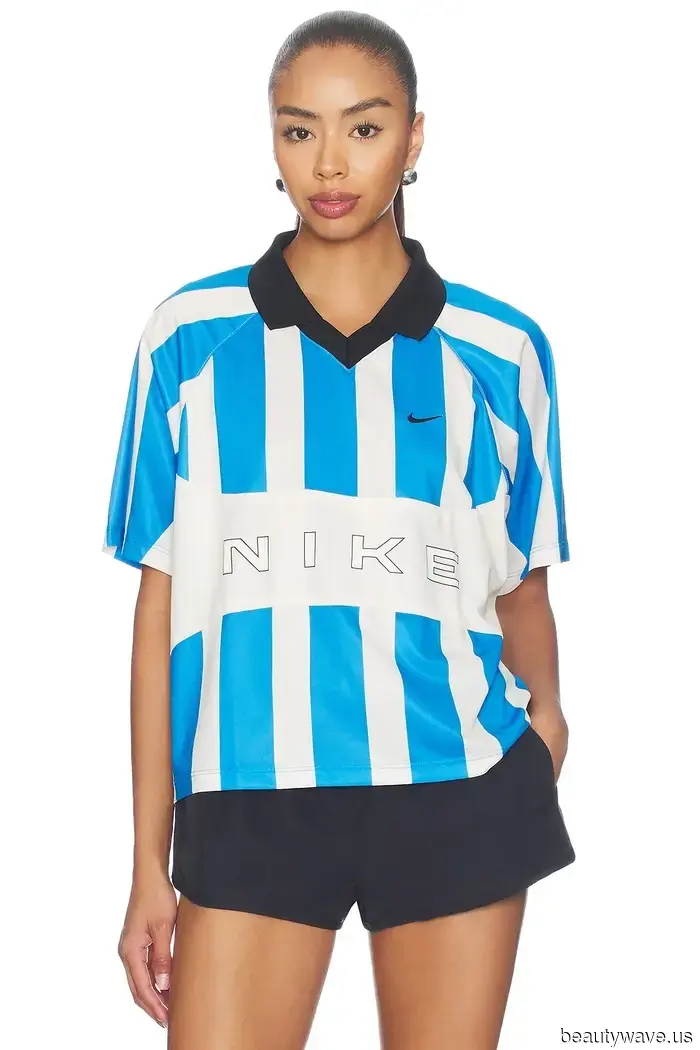 Here's How All the Trendy Girls Are Wearing Sports Jerseys Without Appearing Costumey.
