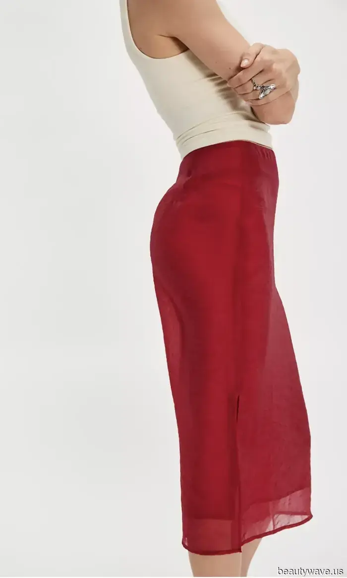 Step Aside, Black — This Is the Skirt Color You Should Wear to Get Compliments When You’re Out and About.