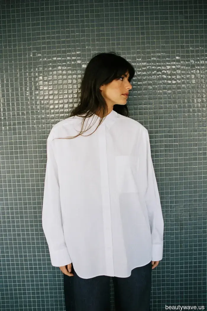 29 Hallazgos Chic de Zara que Estoy Comprando para Hacer que Mis Jeans Básicos Luzcan "Ricos"