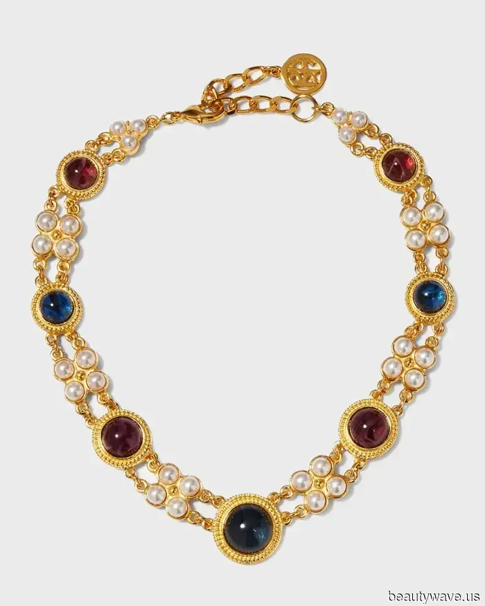 Holiday Attire Is Embracing the 1960s—Here’s How to Achieve the Style