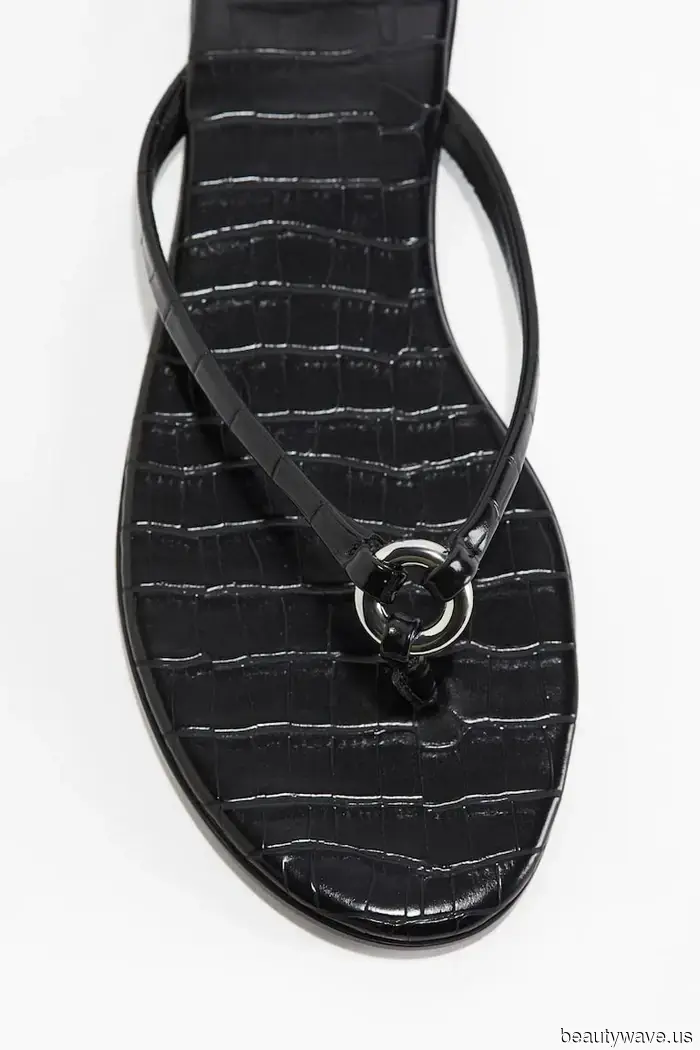 Questa tendenza delle sandali rende ogni outfit lussuoso&mdash;ora è ovunque da Zara, H&M e Mango