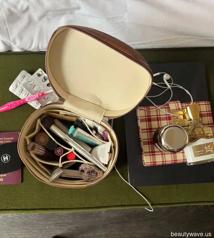 Meet Verona Farrell, the internet's cool girl who is turning list-making into the hottest trend this winter.