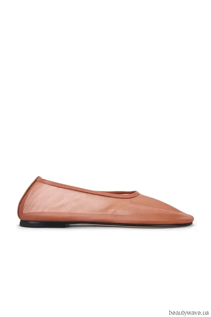 Here’s How to Ensure Your Stylish Summer Flats Fit in During Fall