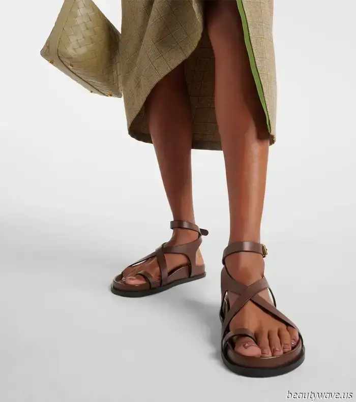 This Stylish Sandal Color is Replacing Black This Summer—5 Elegant Ways to Embrace the Trend