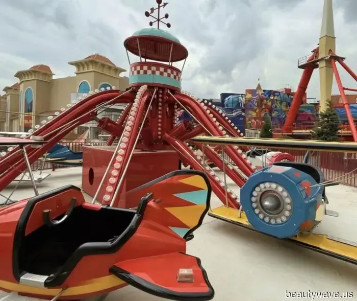 Time for shared adventures: "Dream Island" talked about family entertainment in the street part of the park.