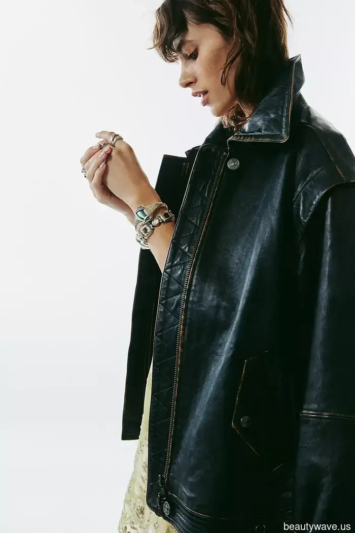 Neither Brown Nor Black—The Leather Jacket Trend That Every Stylish Person Is Combining With Jeans and Skirts This Fall.