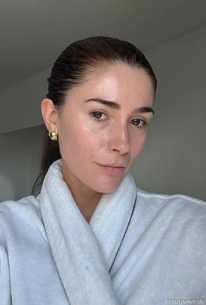 My friend mentioned that my skin appeared "poreless" after I incorporated this brand into my skincare regimen.