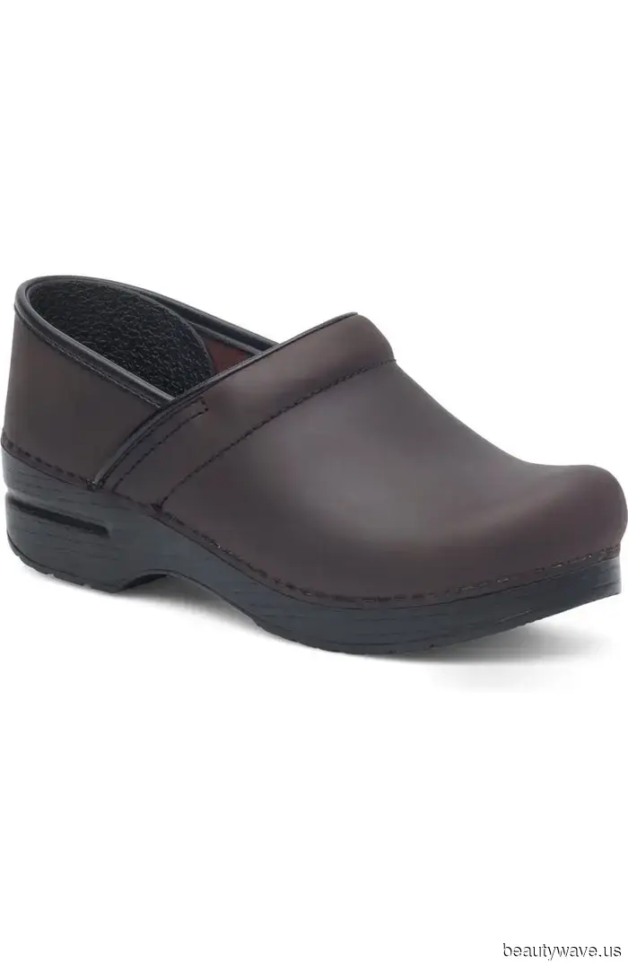 If you want to look stylish like Zendaya, consider purchasing these practical $145 shoes from Nordstrom.