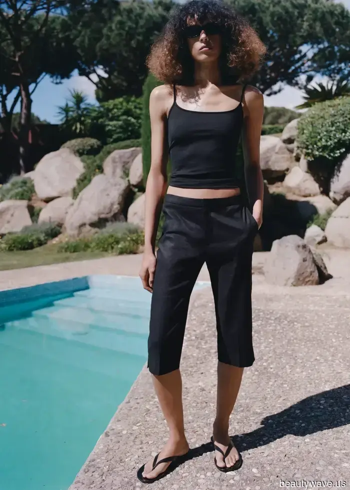 A Parigi, le donne più chic indossano uno di questi abbinamenti tra scarpe basse e pantaloni cropped.