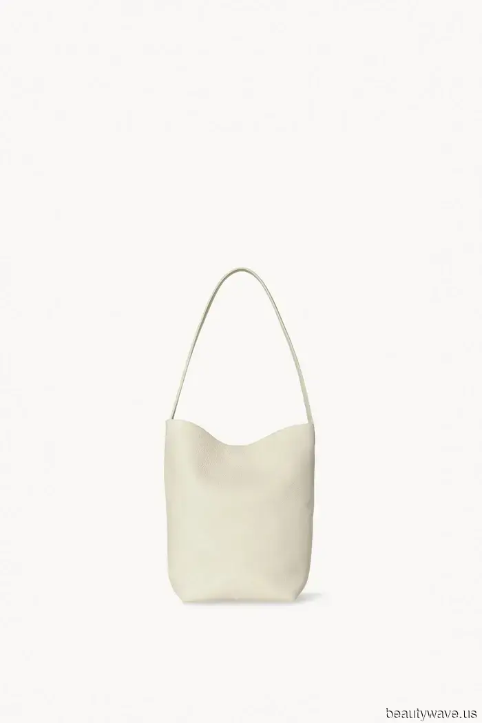 Я это предсказываю: эта менее известная сумка The Row скоро станет следующим культовым приобретением.