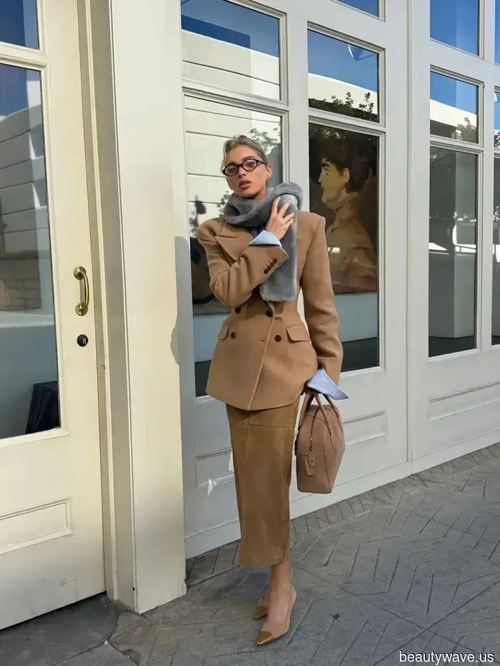 Wenn Sie wie ein It-Girl in einem Blazer aussehen möchten, tragen Sie ihn mit dem angesagten Accessoire-Trend, den jeder gerade will.