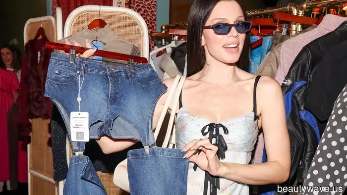 Julia Fox Is Moving On From Graphic Tees and Grunge and Is Now Embracing Her "Archival-Vintage Bidding" Phase.
