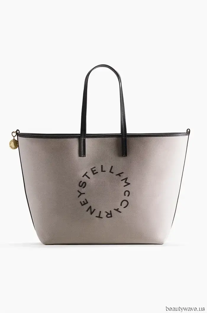 H&M X Stella McCartney è ufficialmente qui&mdash;15 pezzi eleganti che prevedo si esauriranno entro l'ora di pranzo