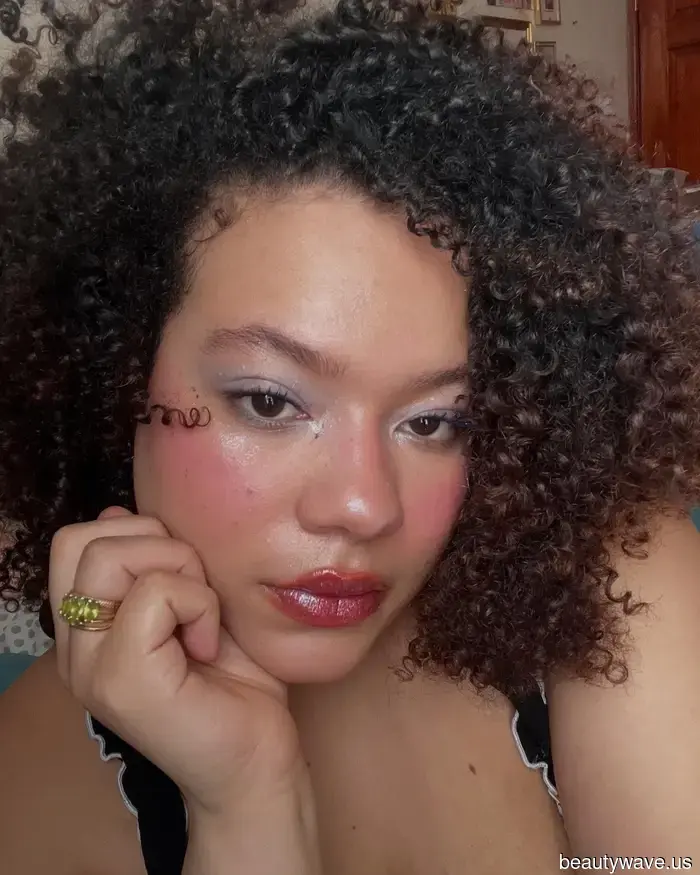 Apologies to my creams and balms—Disco Blush is what I'll be sporting for the time being.