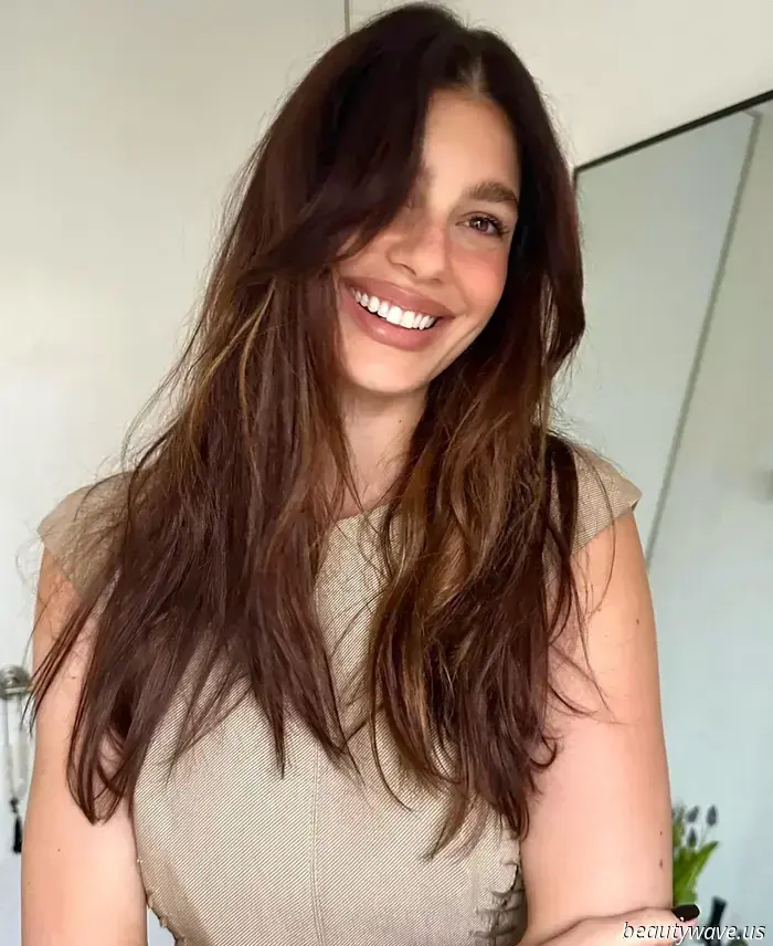 El castaño desgastado es el color de cabello discreto que está conquistando Los Ángeles y París en este momento