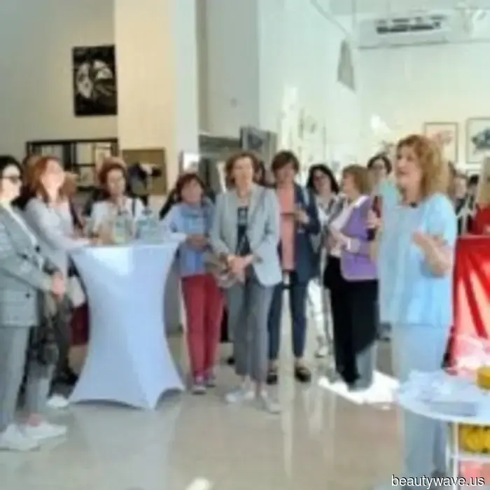 Il Giorno della Protezione dei Bambini a Mosca è stata inaugurata la mostra di Alëna Savyuk con un programma di beneficenza a sostegno del fondo "Regala una vita".