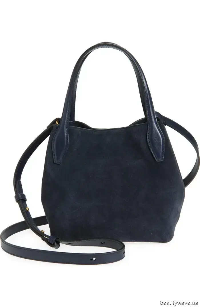 Breaking: Julia Roberts Paired This Contrasting Bag Color With Black Flats, and Life Went On