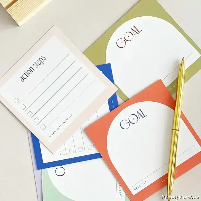 21 Essential Desk Items for Summer That Will Assist You in Leaving Work on Time