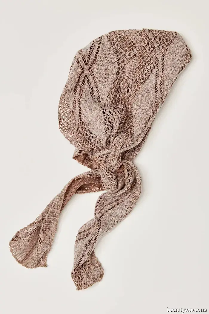 Mocha Mousse Waves in Los Angeles, Romantic Updos in Paris: The 6 Hair Trends That Fashion Aficionados Keep Embracing, According to…