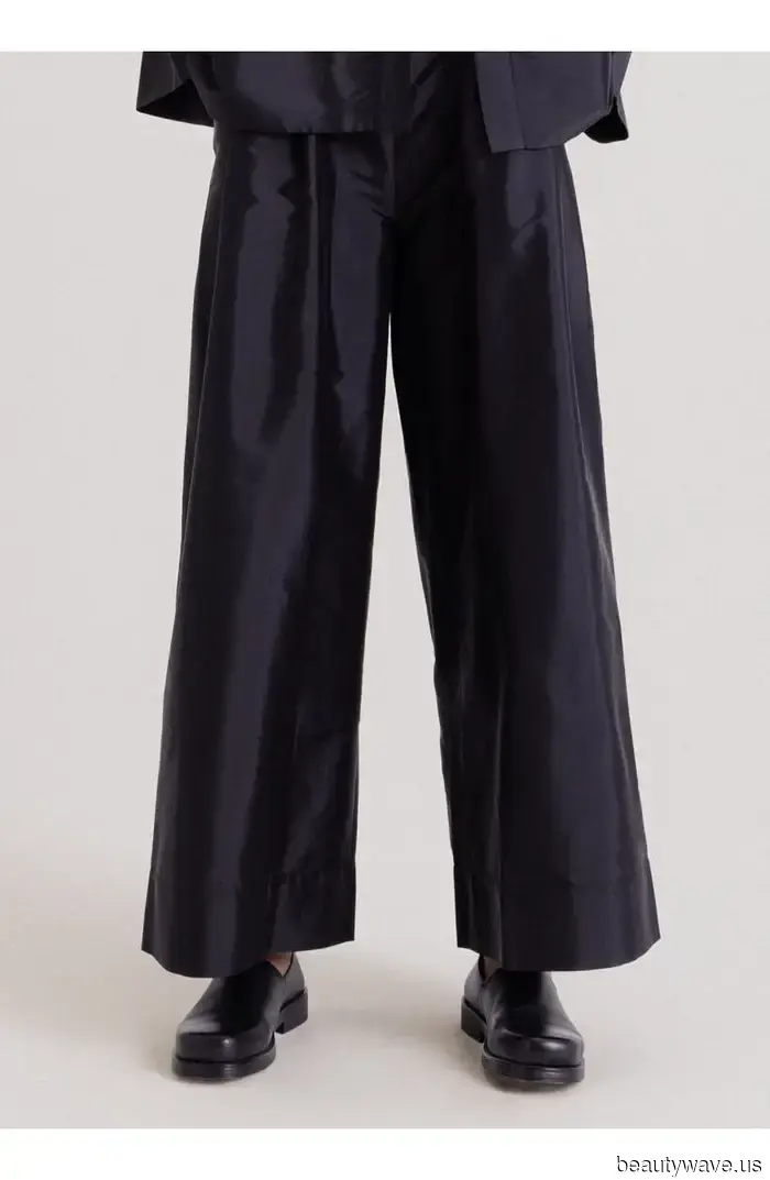 It Girls Have Consensus: This Is the Trendy 2026 Alternative to Last Summer's Classic Silk Pants.