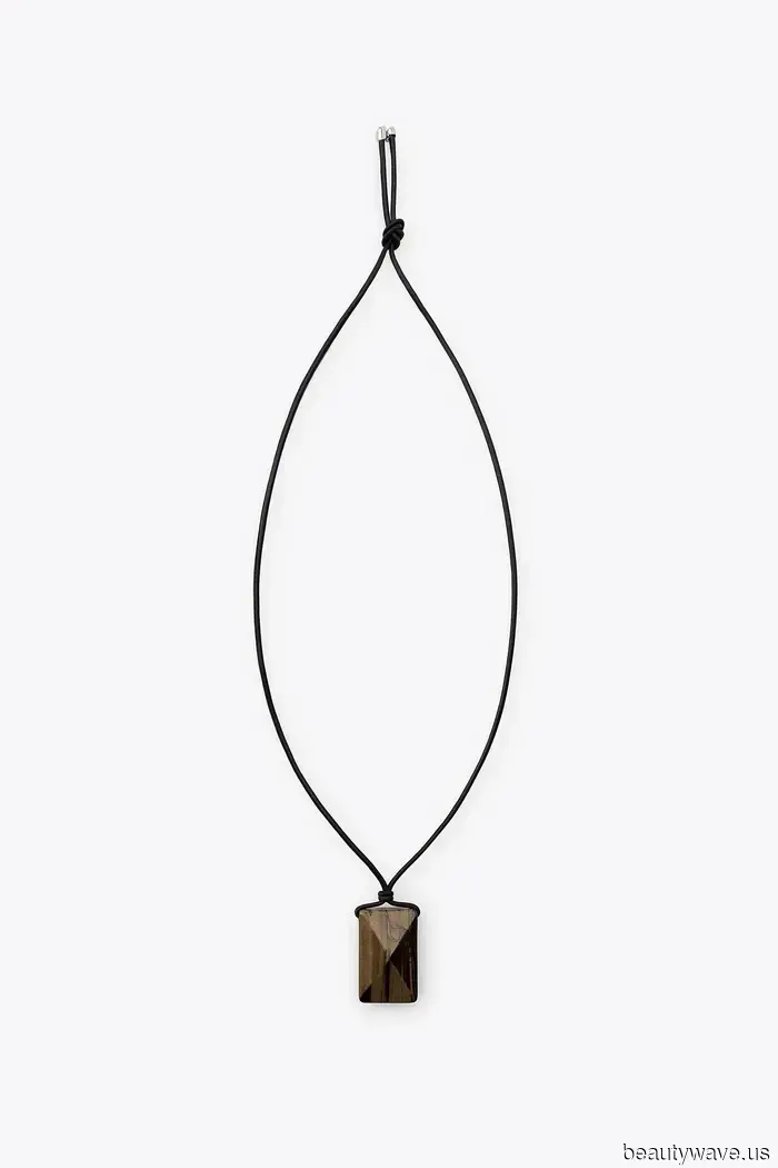 Quit Trying to Browse Zara—As an Expert, I’ve Unearthed All the New Items That Are Worth Purchasing.