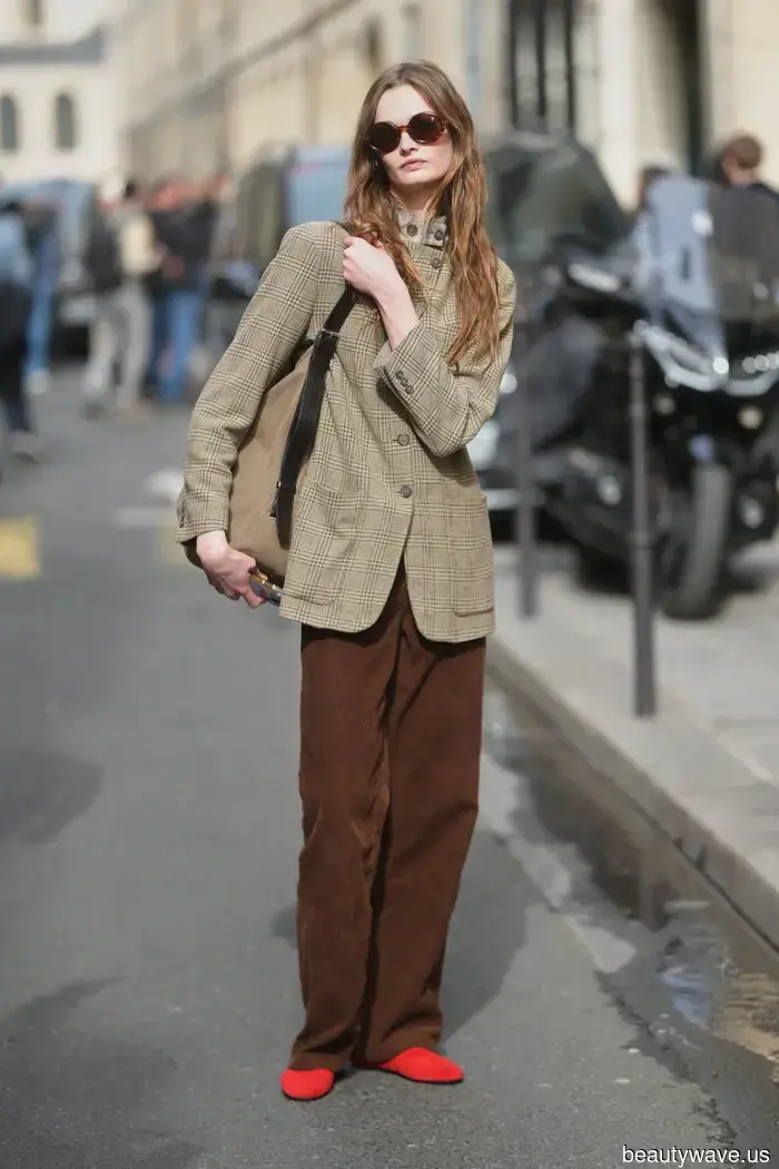 Everyone in New York called this flat trend "outdated," but Parisians continue to wear them everywhere.