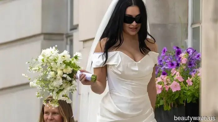 What to Dress for a Courthouse Wedding, as Suggested by Brides Who Achieved an Effortless Look