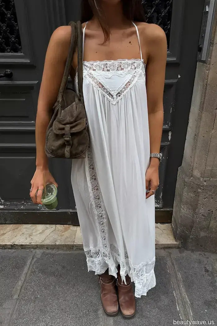 Ob es dir gefällt oder nicht, so stylen coole Mädchen den Sandalentrend des Sommers.