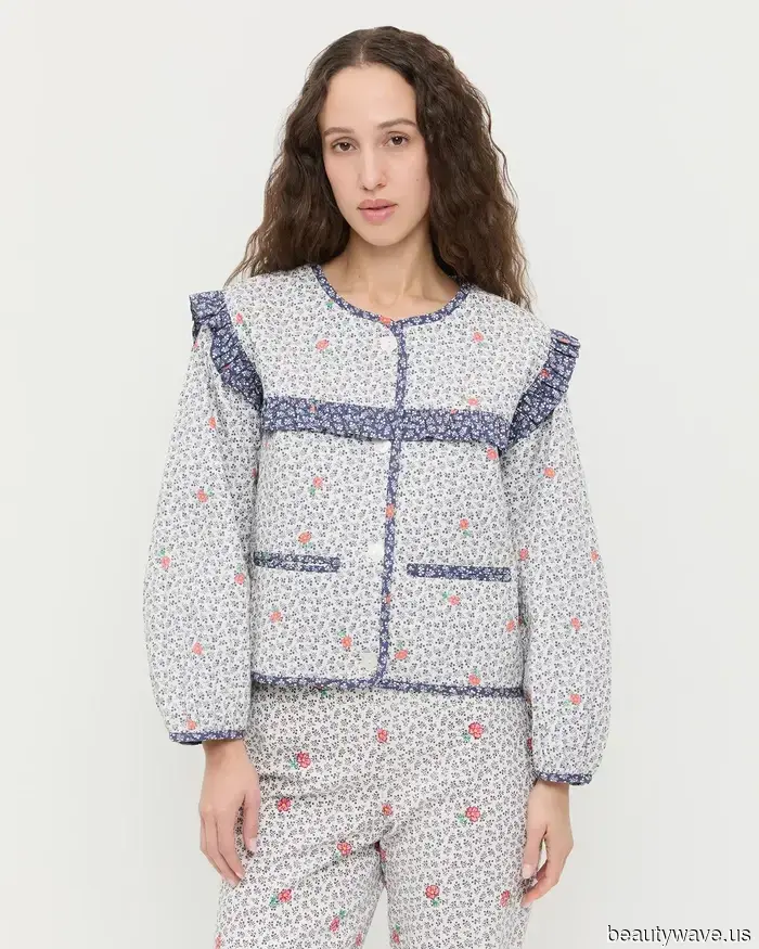 Soy una mamá fashion que trabaja en Nueva York&mdash;Estos son los tops elegantes que uso con jeans y pantalones.