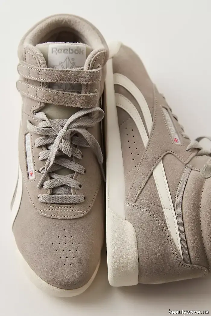 SJP Recently Wore Jeans with a Shoe Trend That Carrie Bradshaw Would Never Choose.