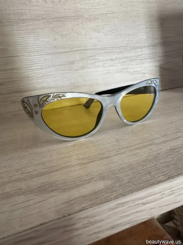 Not Jeans, Not Leggings: The Outdated Pant Trend That Hailey Bieber and Alexa Chung Are Reintroducing to Their Wardrobes