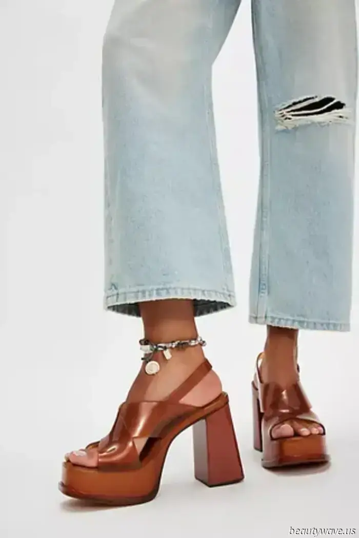 Pensé Que Odiaba Los Jeans Ajustados, Pero Kate Moss Los Hizo Sentir Geniales Con Esta Tendencia De Zapatos