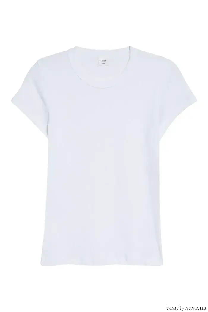 Fashionable individuals understand that a monochrome outfit is the simplest method to appear stylish and feel great.