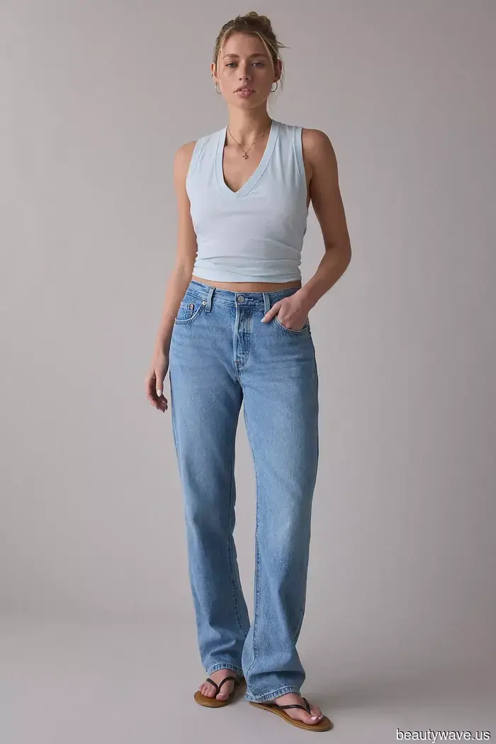 I Didn’t Have a Single Pair of Jeans (I Know), But My Stylish Coworkers Encouraged Me to Try This One Style.