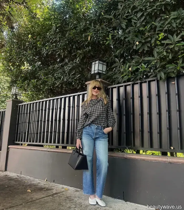 Sorry, I never pair these jeans with flats—these five denim and shoe combinations are more in style.