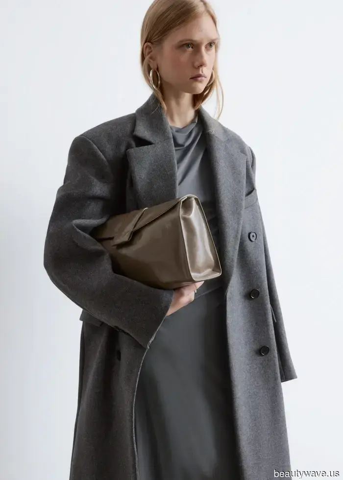 You’re a fashionista if you’re sporting one of these 7 winter handbag trends.