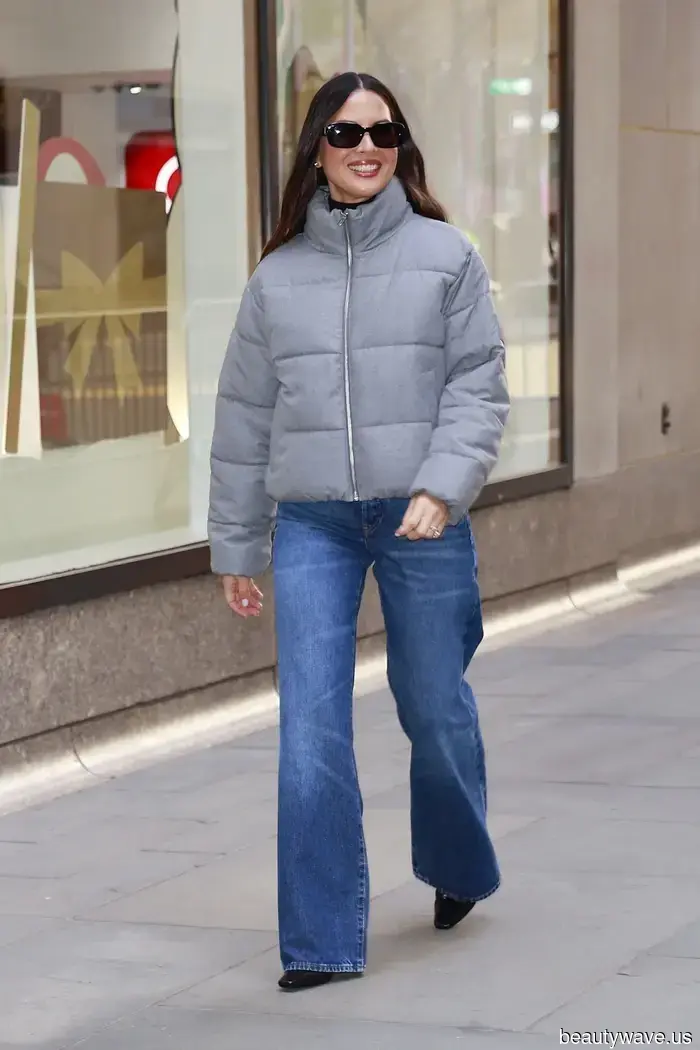 En lugar de leggings y zapatillas, las chicas de moda están usando chaquetas acolchadas con estos pantalones no ajustados y botas.