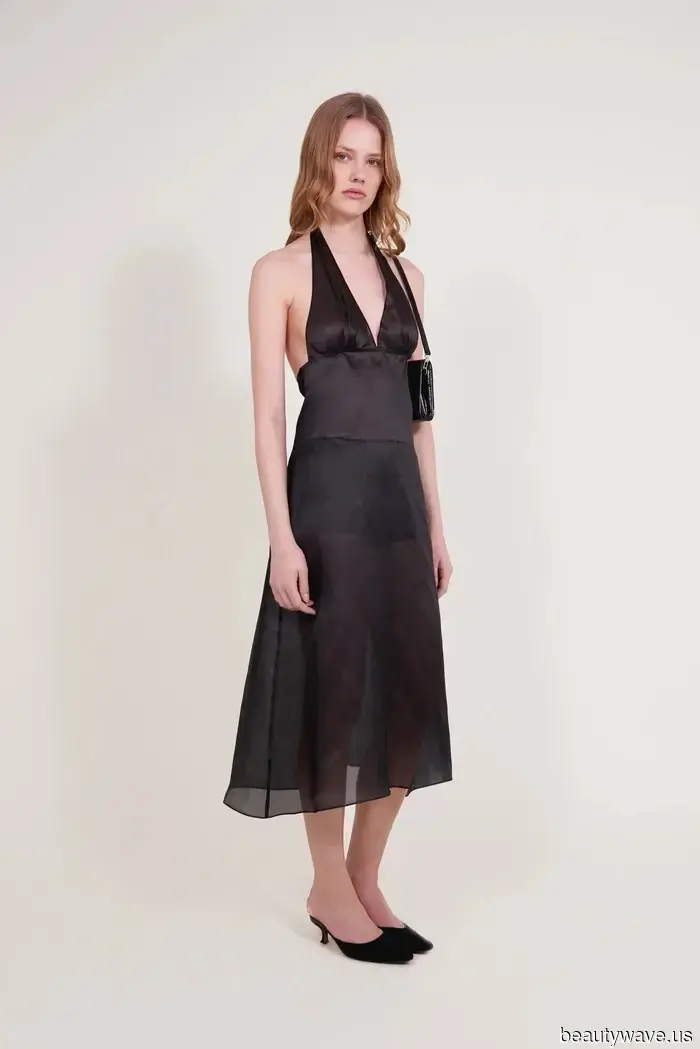 As a Fashion Editor residing in Paris, I highlight five spring microtrends that French women are already embracing.