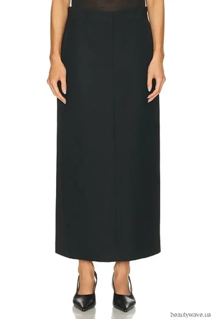 Il modo più semplice per rendere una maxi gonna più cool per l'autunno 2025 è con la tendenza delle scarpe che Dua Lipa ha appena indossato.