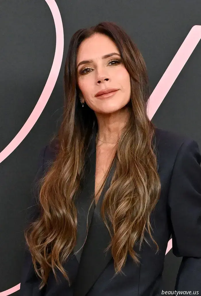 Hold on, Victoria Beckham has just subtly transformed her hair into a "skimmed bob" haircut.