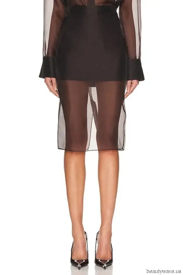 Faldas Desnudas y Bikinis de Cuerda&mdash;Las Celebridades Demuestran que Vestirse Desnudo Está Oficialmente de Vuelta en 2026