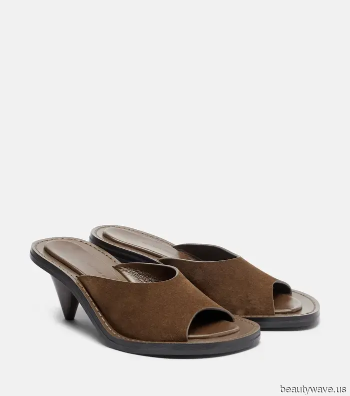 I’m declaring that these will be the most sought-after sandals of 2026.