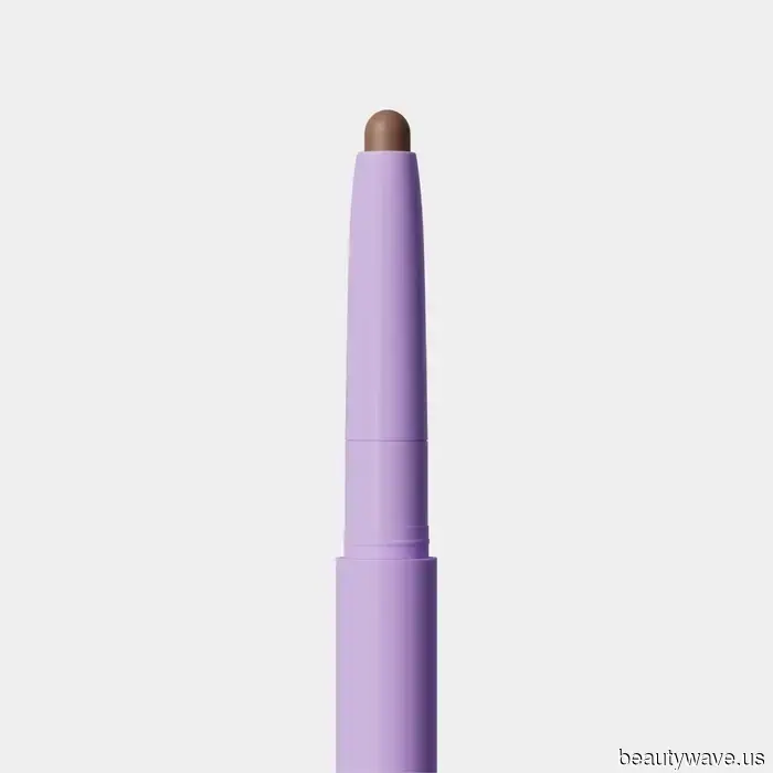 Hailey Bieber has persuaded me to start wearing brown lipstick once more—here are the shades I’d truly suggest.