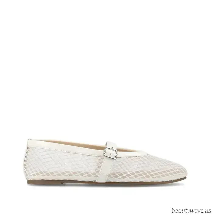 The Three Denim Fits That Still Pair Well With Ballet Flats